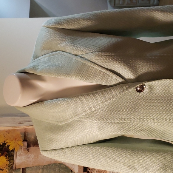 ♦️♦️ SOLD ♦️ ♦️ Tahari Blazer - Picture 4 of 10